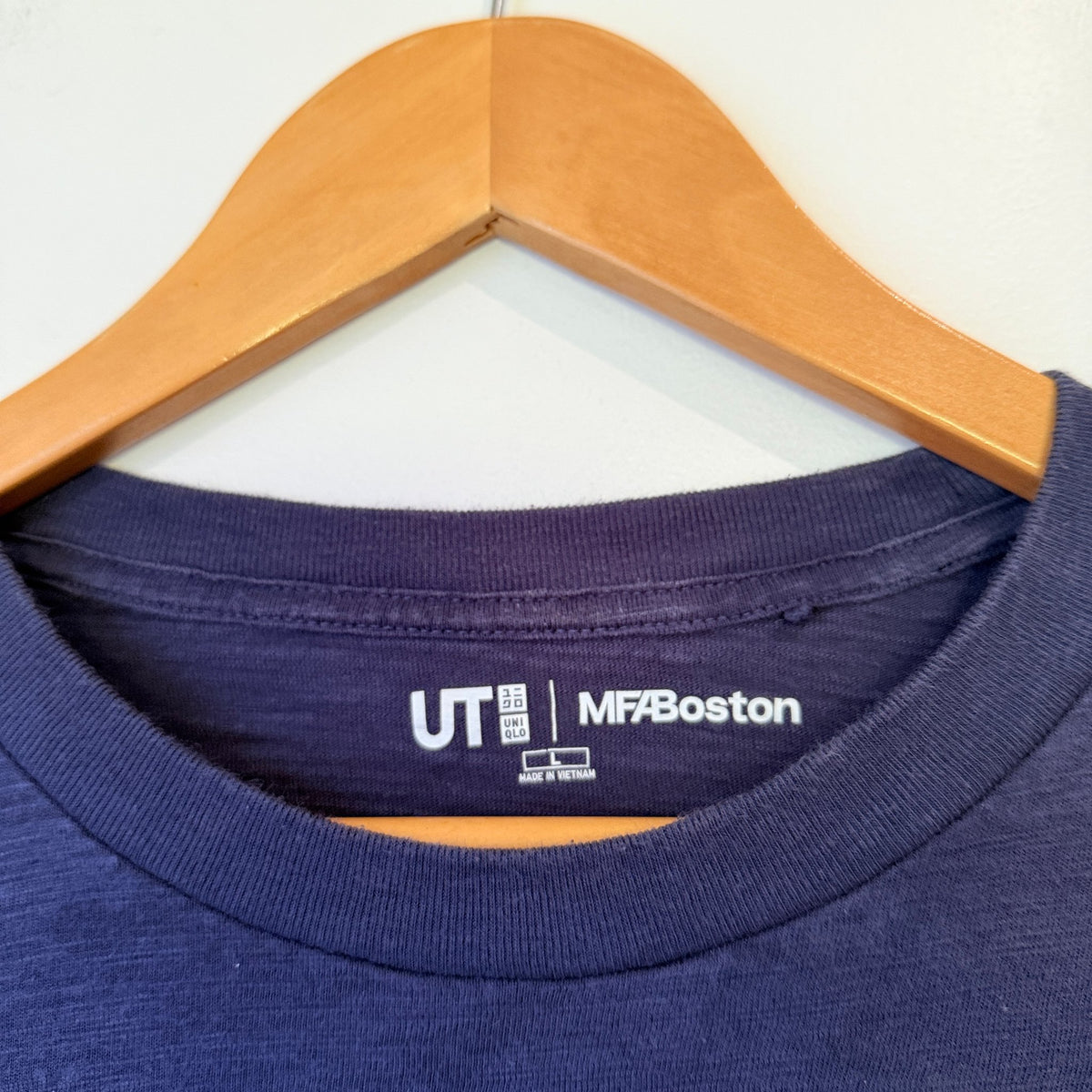 Uniqlo UT x MFA Boston Navy Mount Fuji Print Tee Size L
