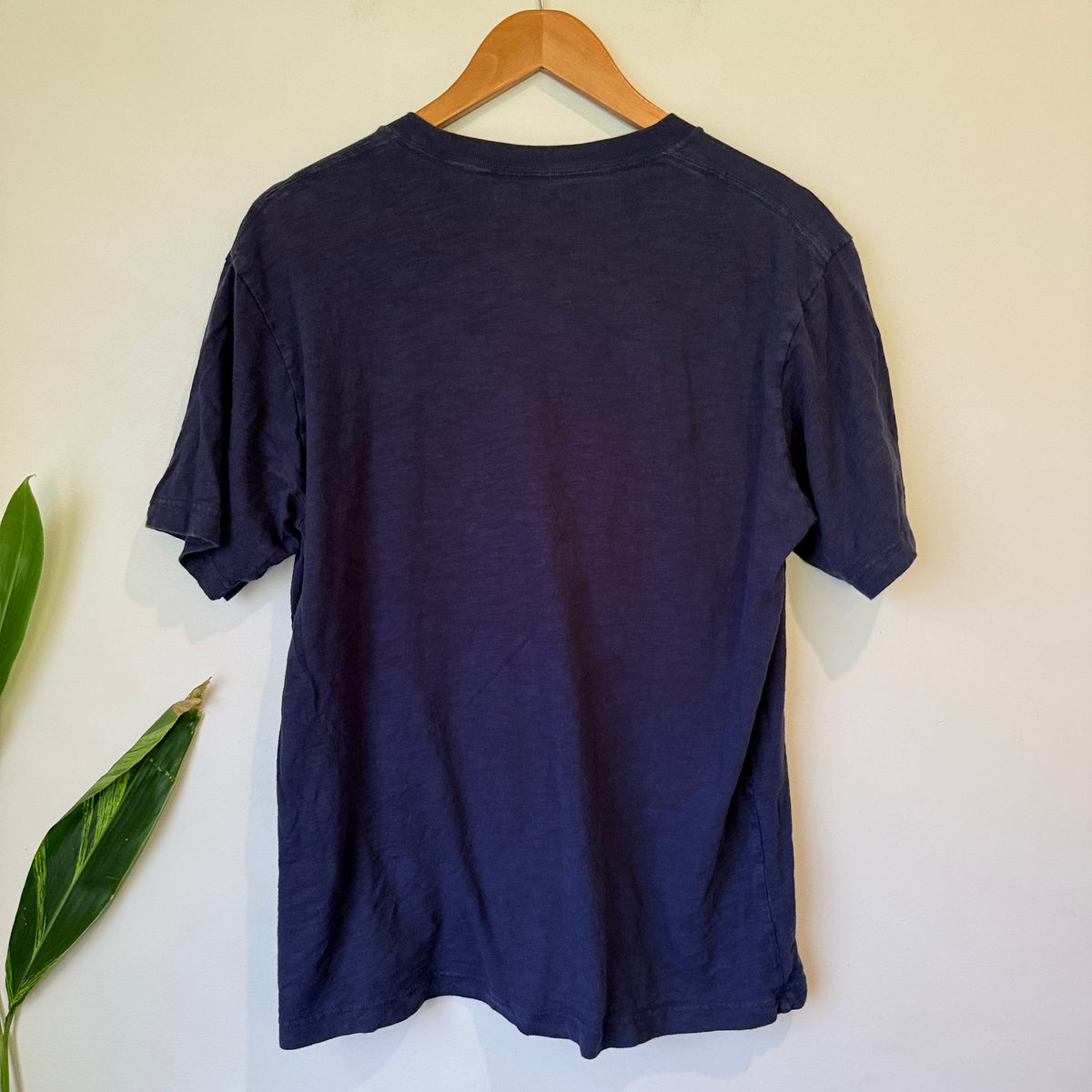 Uniqlo UT x MFA Boston Navy Mount Fuji Print Tee Size L