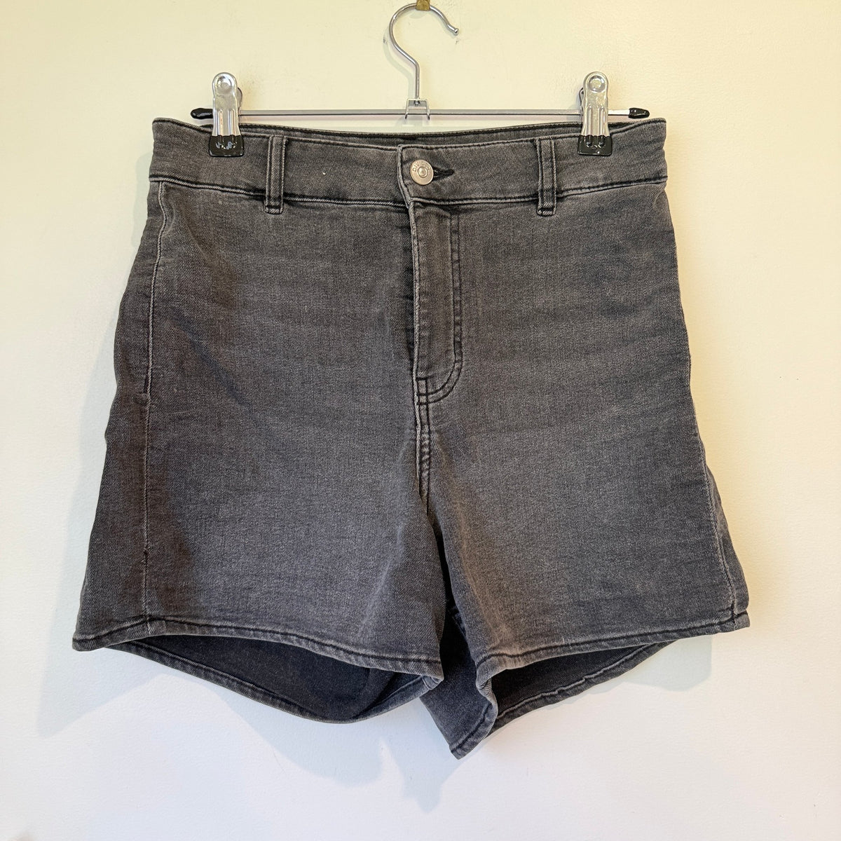 H&M Divided Washed Black High Waist Denim Shorts Size EUR 38