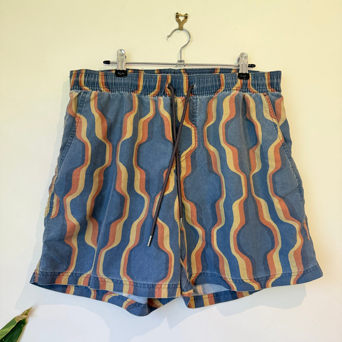 Cotton On Kahuna Short Wavy Print Swim Shorts Size L