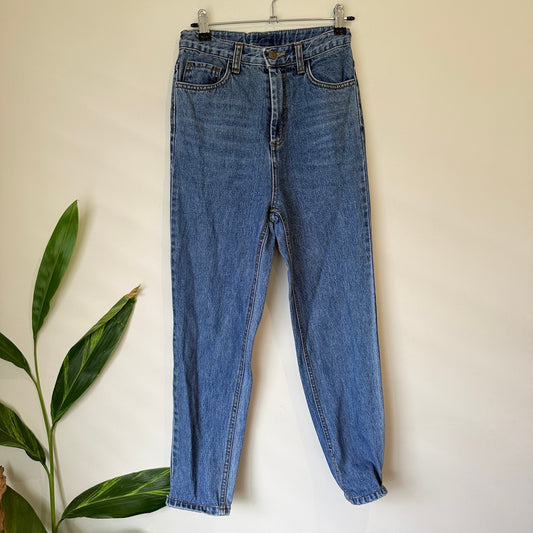 Brand Unknown High-waisted Mom Jeans Size Waist 64cm