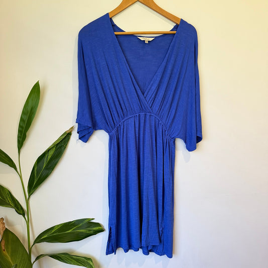Capture Short-sleeve V-neck Dress Size 14