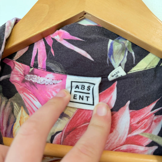 Absent Button-down Shirt Size XL