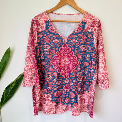 Brand Unknown V-neck Tunic Top Size XL | U/Arm to U/Arm 52cm