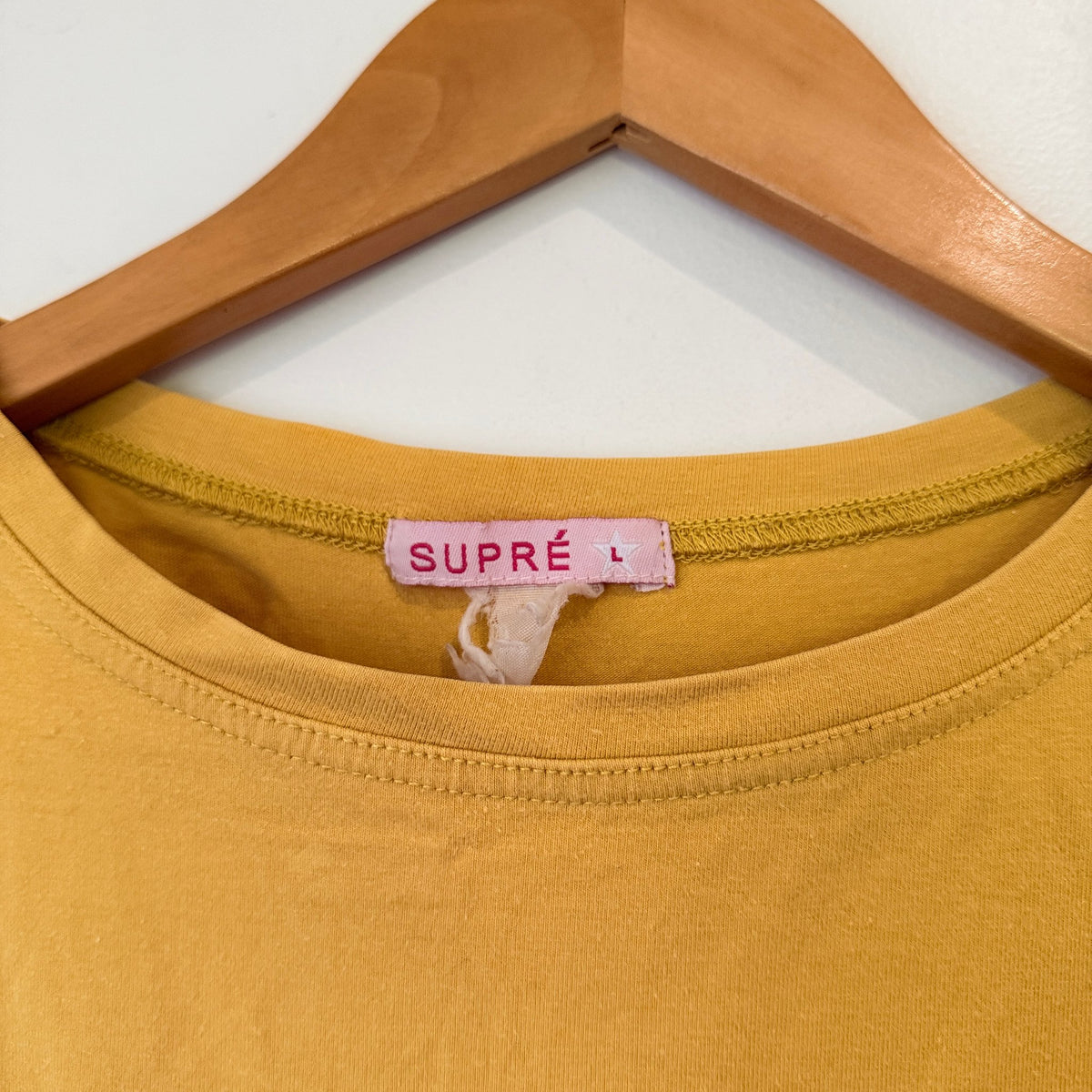 Supre Crewneck Basic T-shirt Size L