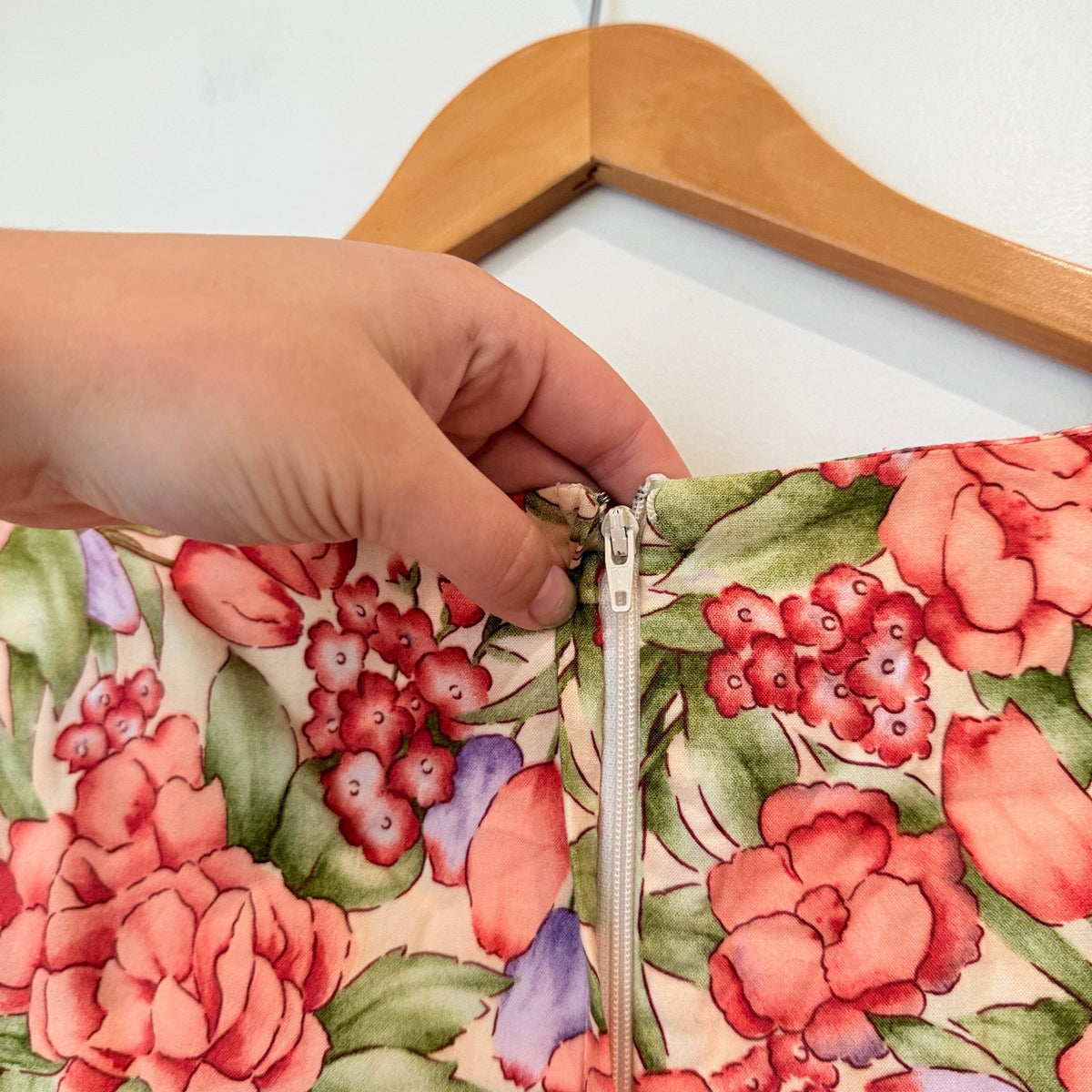Floral Sheath Dress Size U/Arm to U/Arm 50cm