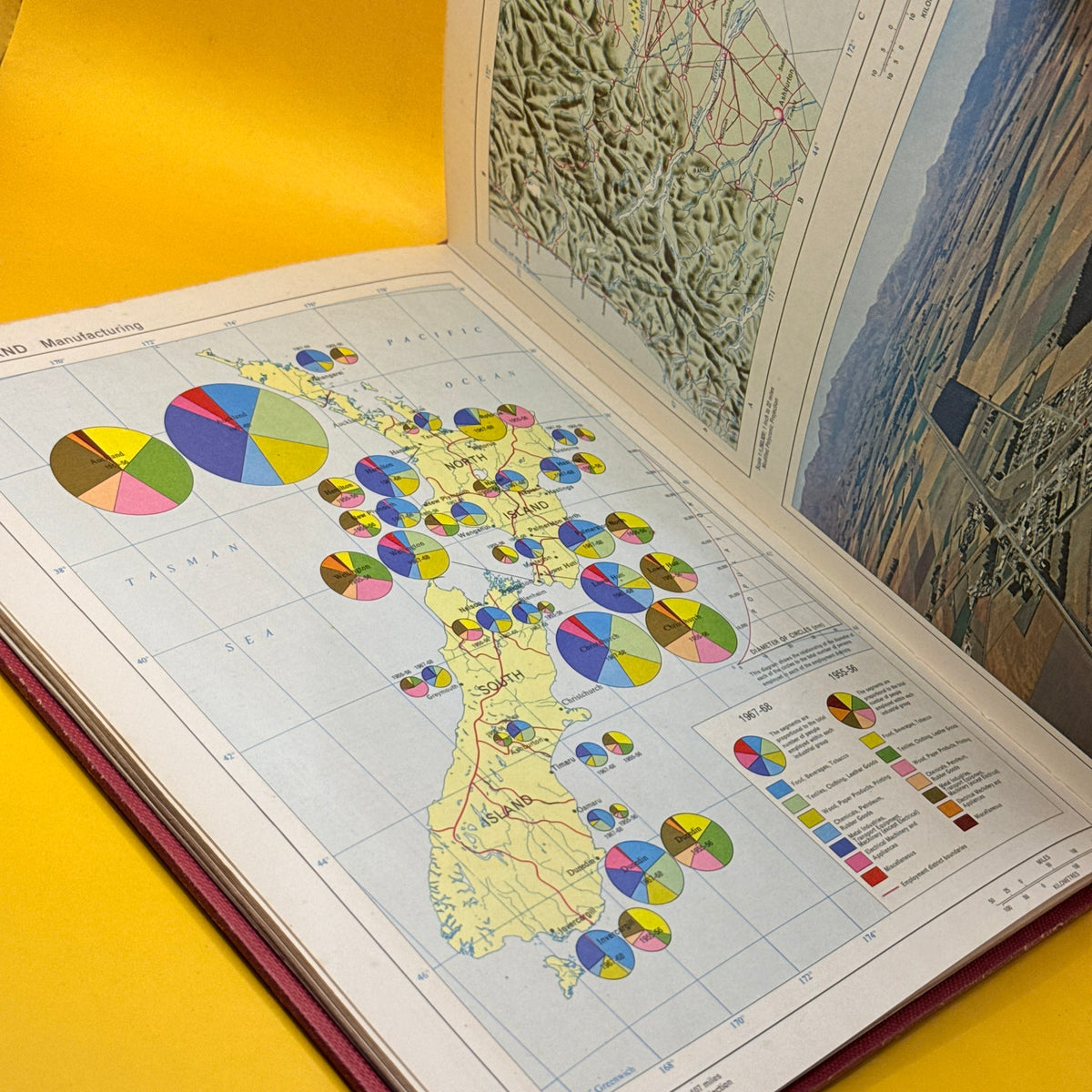 The Jacaranda Atlas for New Zealand by Jacaranda Press (1971)