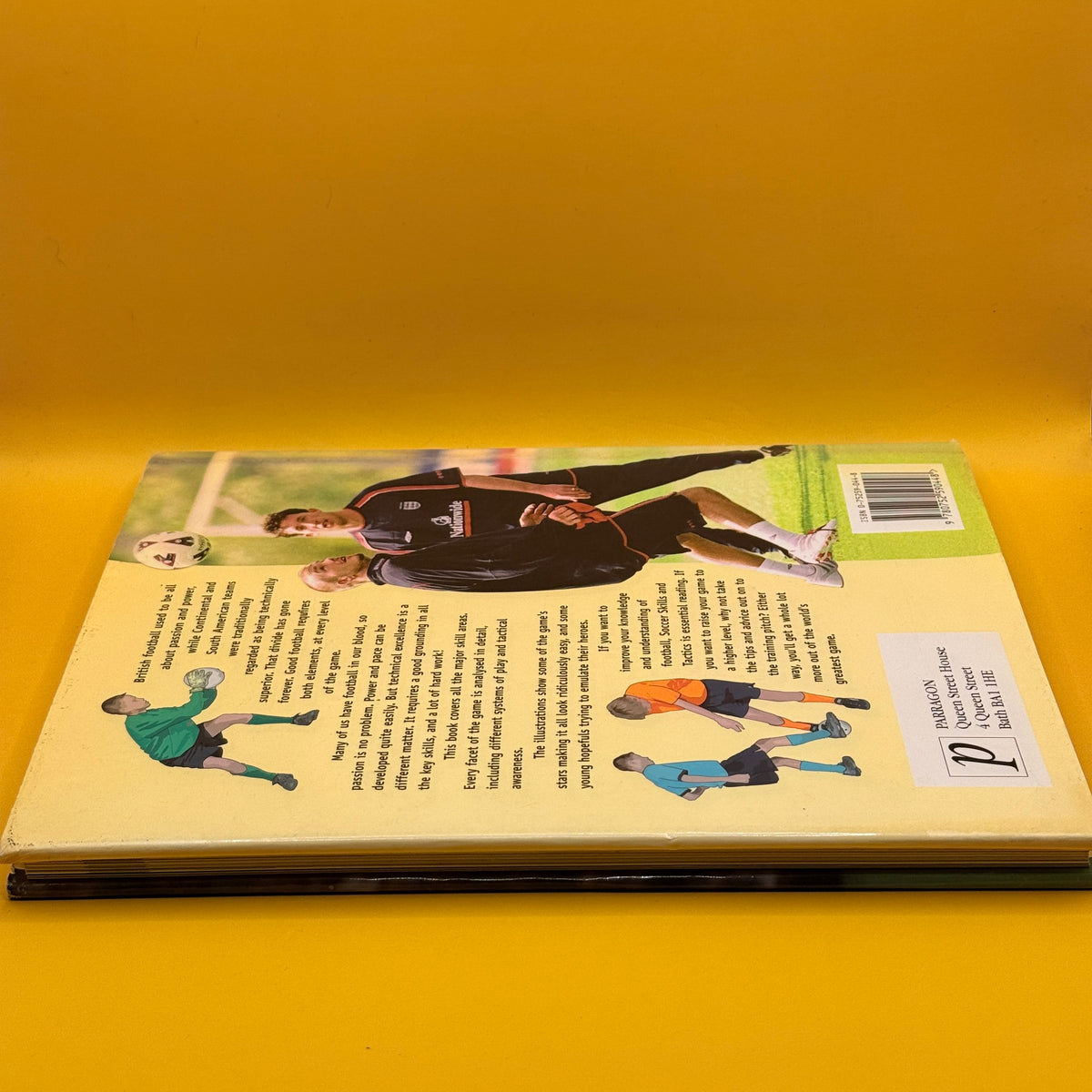 Soccer: Skills and Tactics by Tim Edward
