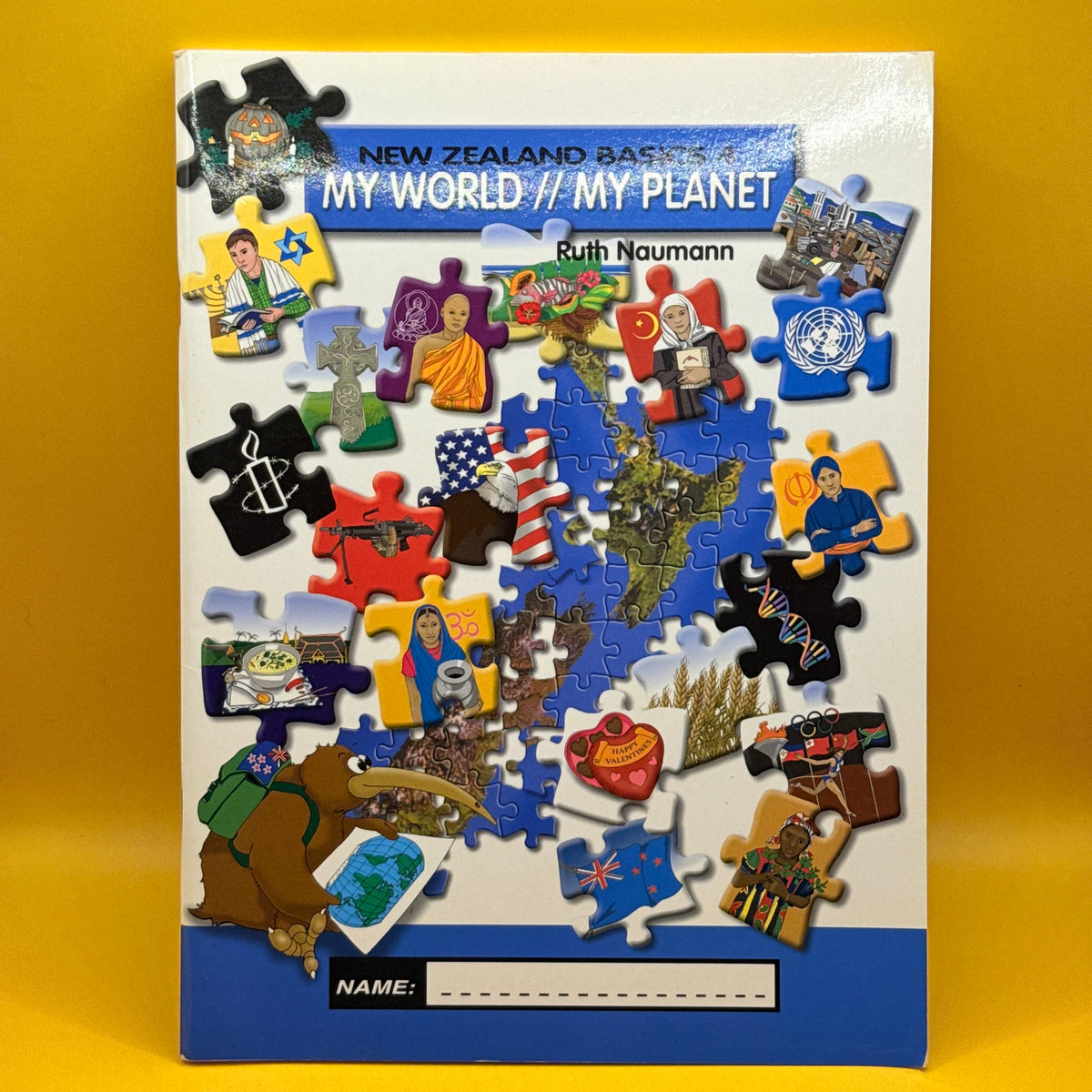 New Zealand Basics 4: My World // My Planet by Ruth Naumann