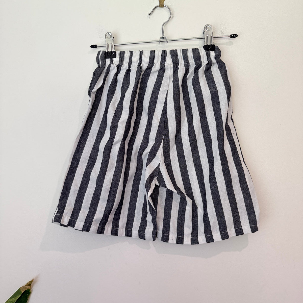 Shein Vertical-striped Casual Shorts Size 128