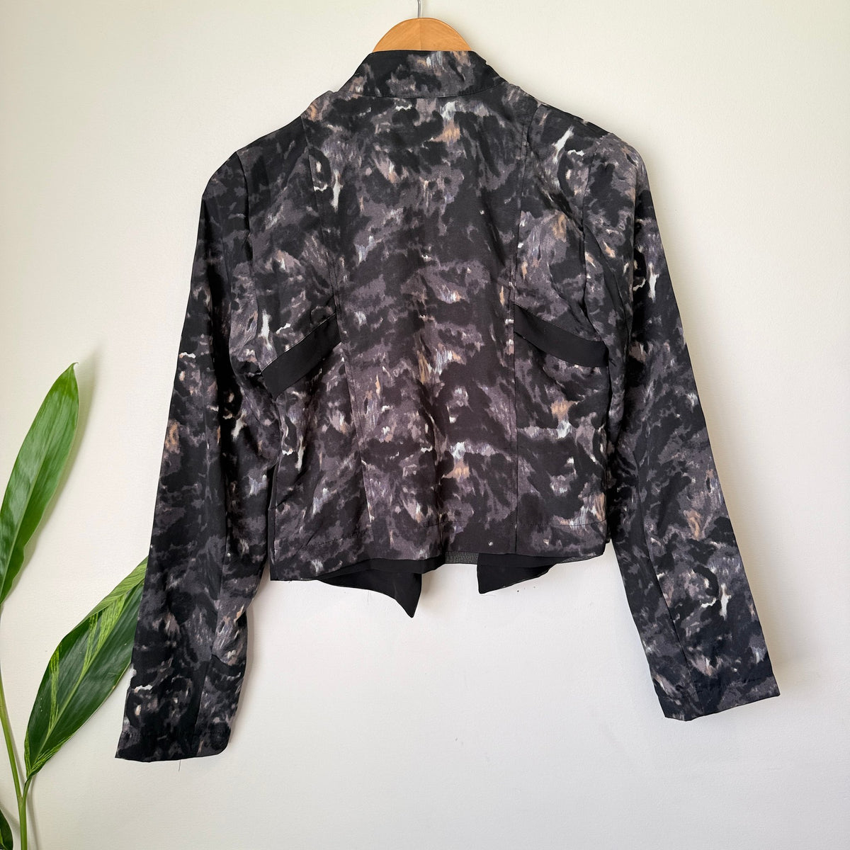 Glassons Black & Grey Print Drape Front Jacket Size 8