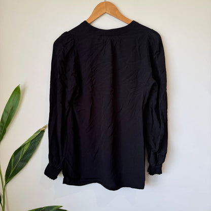 Country Road Black V-Neck Blouse Size 6