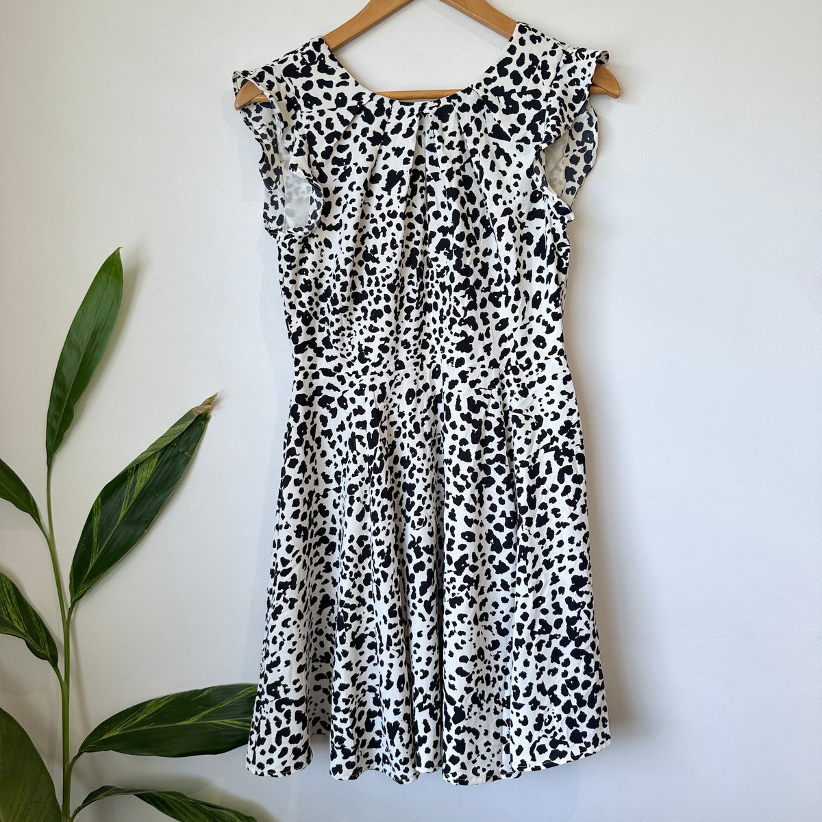 Black & White Spot Print Flutter Sleeve Dress - 45cm u/arm