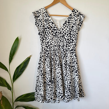 Black & White Spot Print Flutter Sleeve Dress - 45cm u/arm