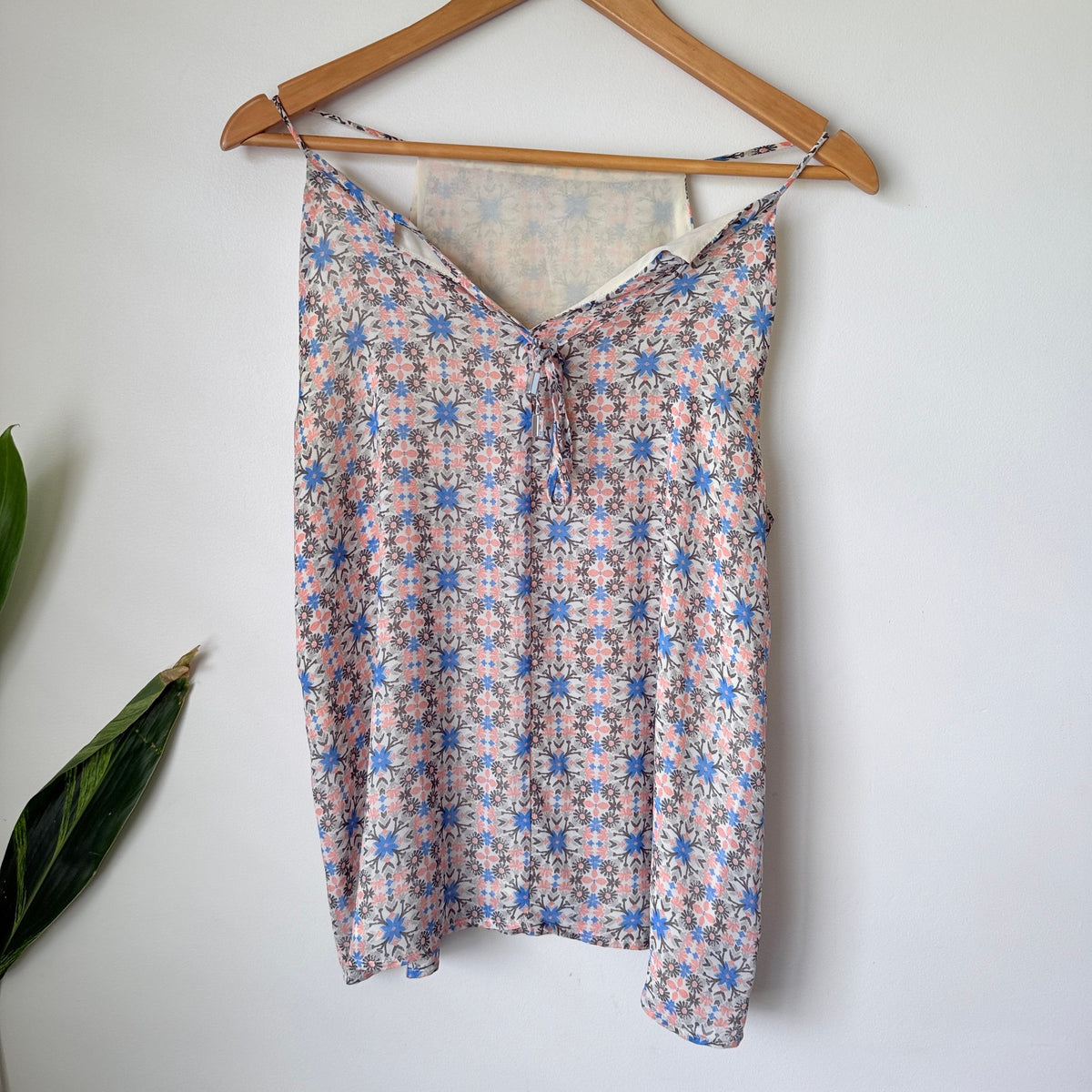 Pink & Blue Geometric Print Tie Neck Cami Top - 48cm u/arm