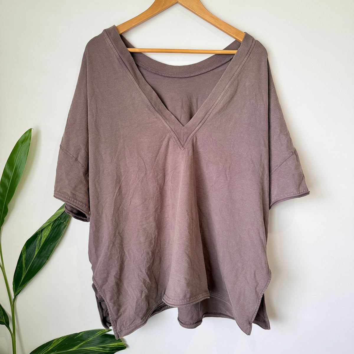 FP Movement Oversized V-Neck Tee Size S