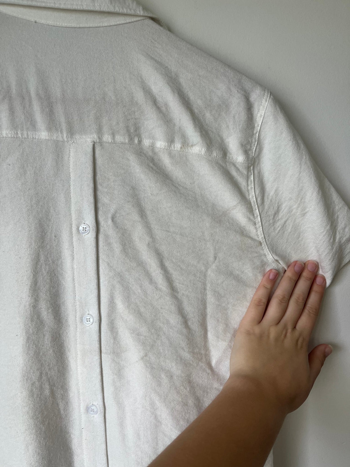 HH Collection White Short Sleeve Longline Utility Shirt - 46cm u/arm
