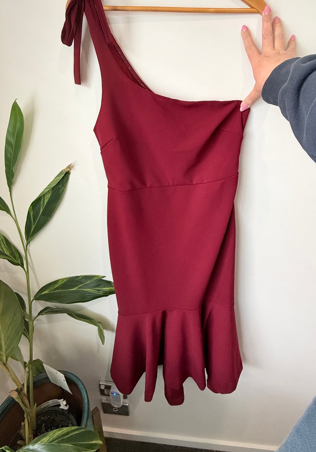 Showpo Burgundy One Shoulder Tie Peplum Hem Mini Dress Size 12
