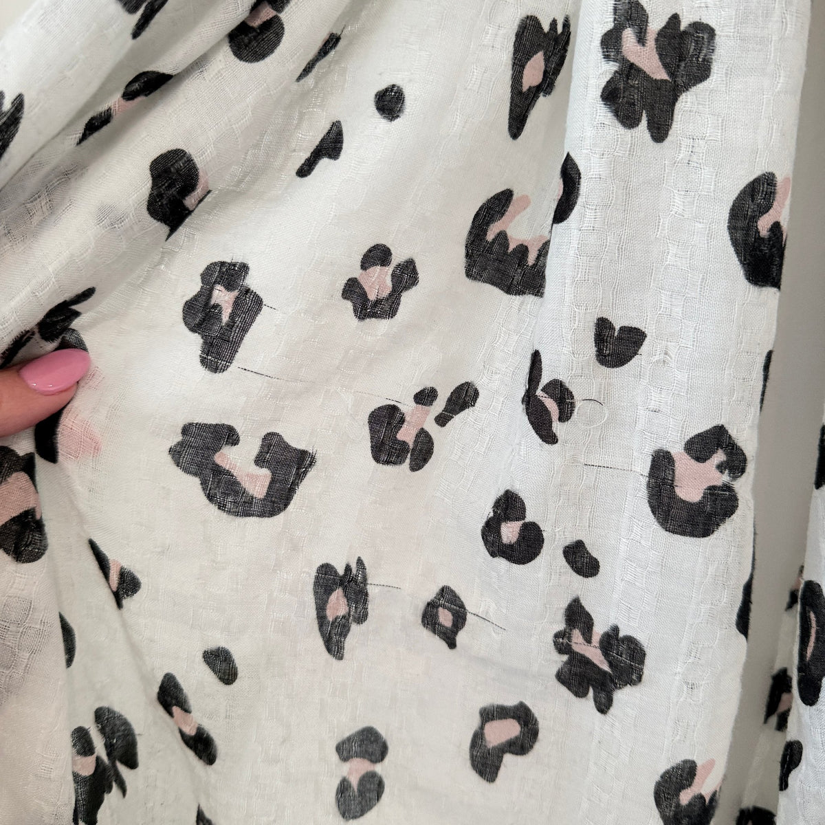 Decjuba Leopard Print Scarf