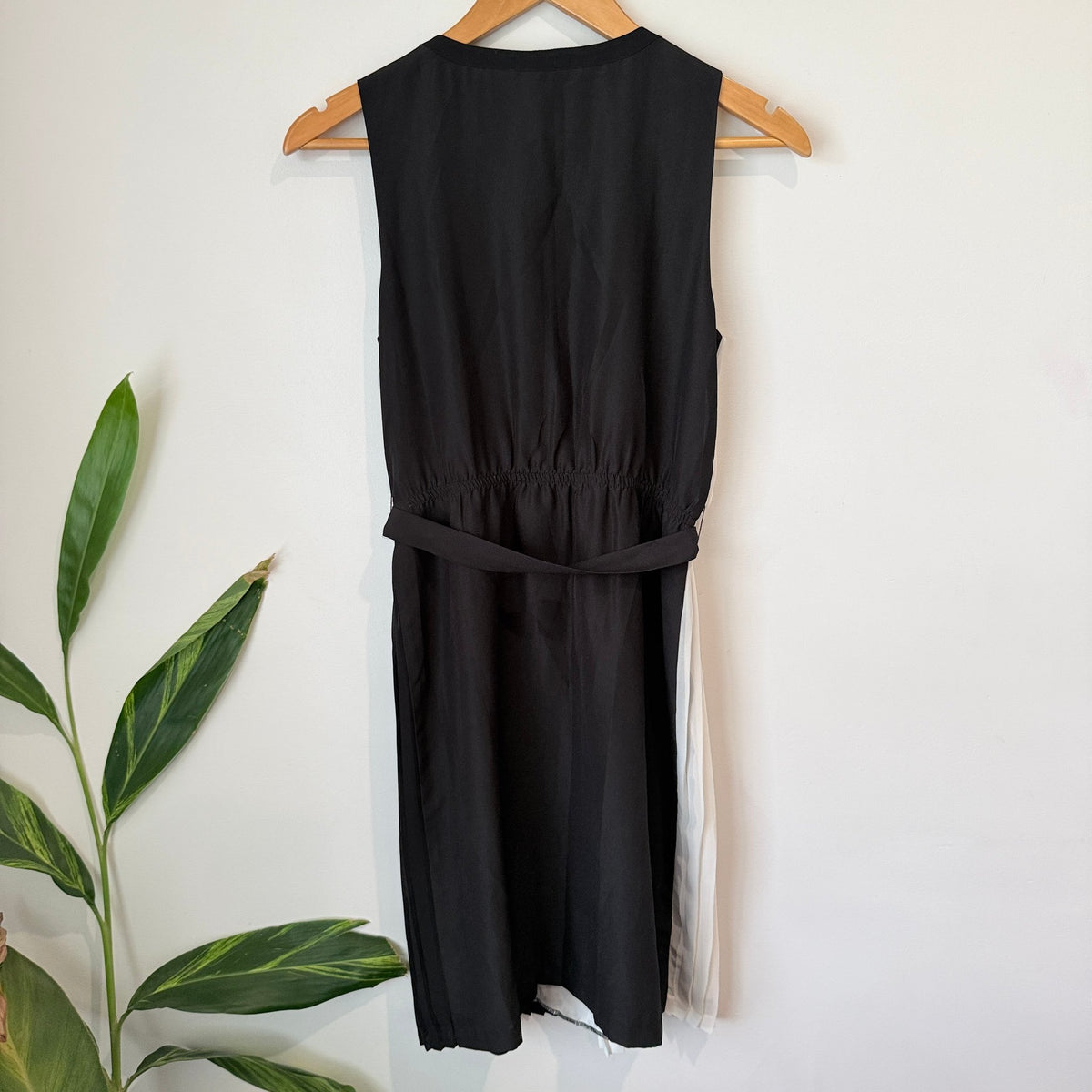 Storm Black & White Colour Block Pleated Belted Dress Size 6