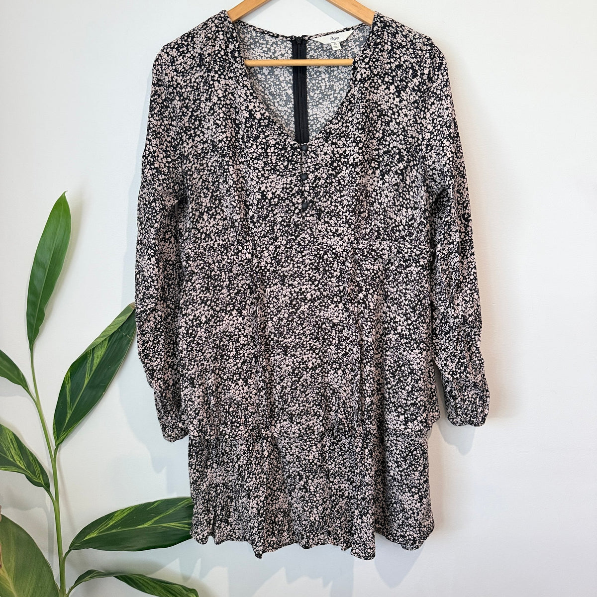 Ripe Maternity Black & Blush Ditsy Floral Long Sleeve Dress Size M