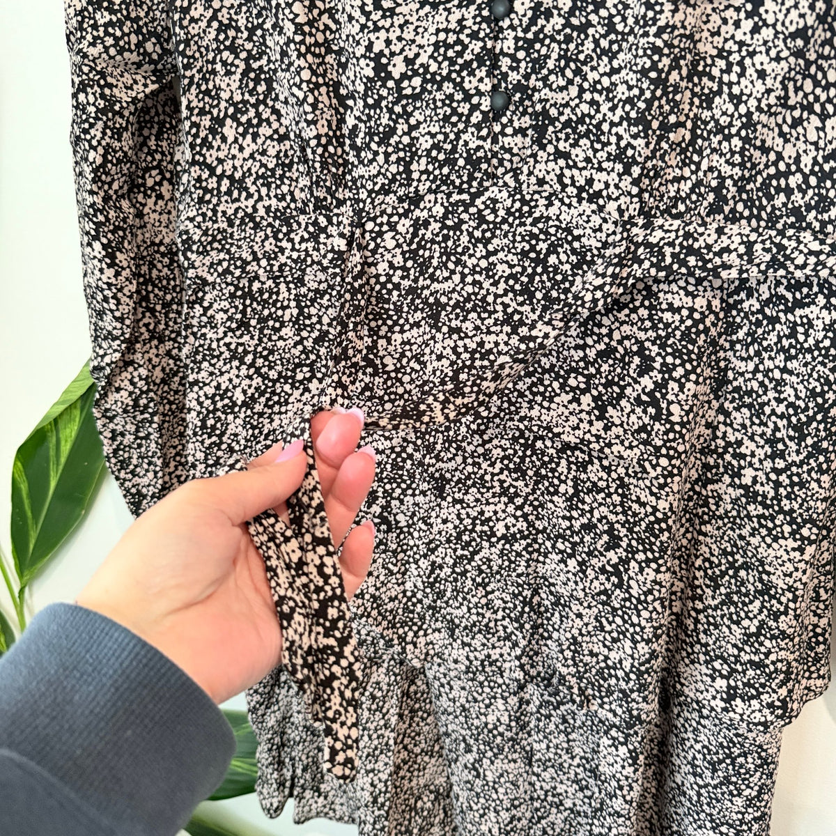 Ripe Maternity Black & Blush Ditsy Floral Long Sleeve Dress Size M