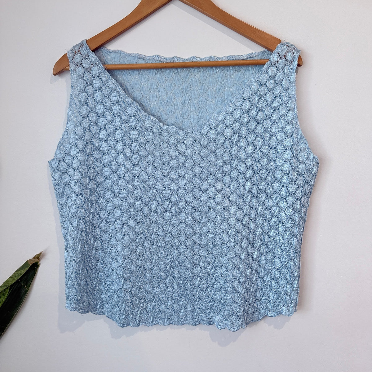 Light Blue Open Knit Sleeveless Top - 52cm u/arm