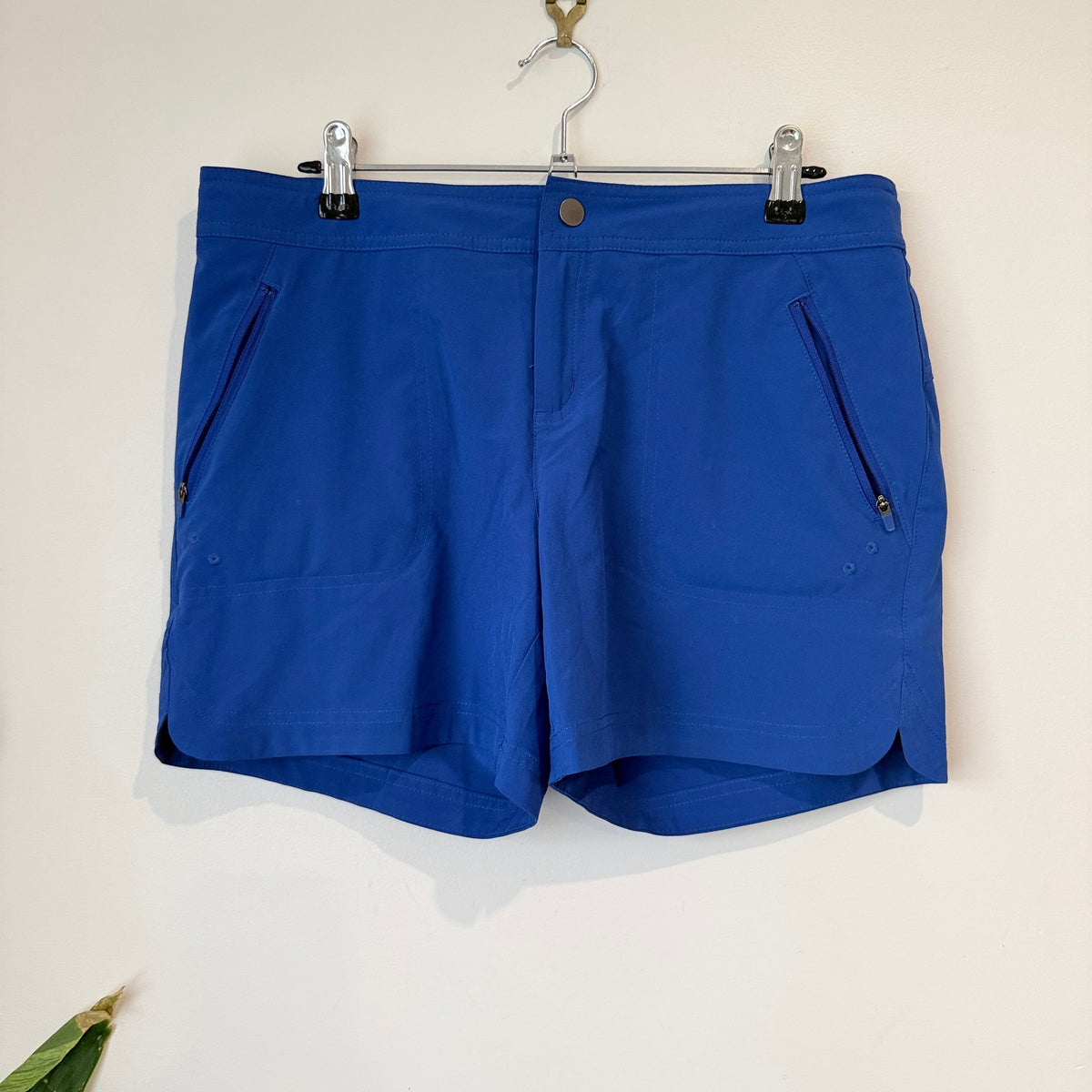 Title Nine Cobalt Blue Stretch Shorts Size 6