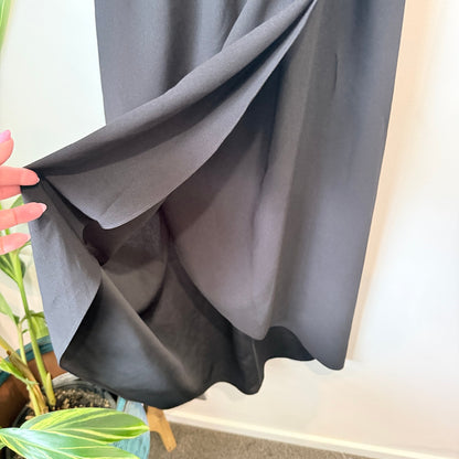 Black Sleeveless Elastic Waist Wrap Skirt Midi Dress - 43cm u/arm
