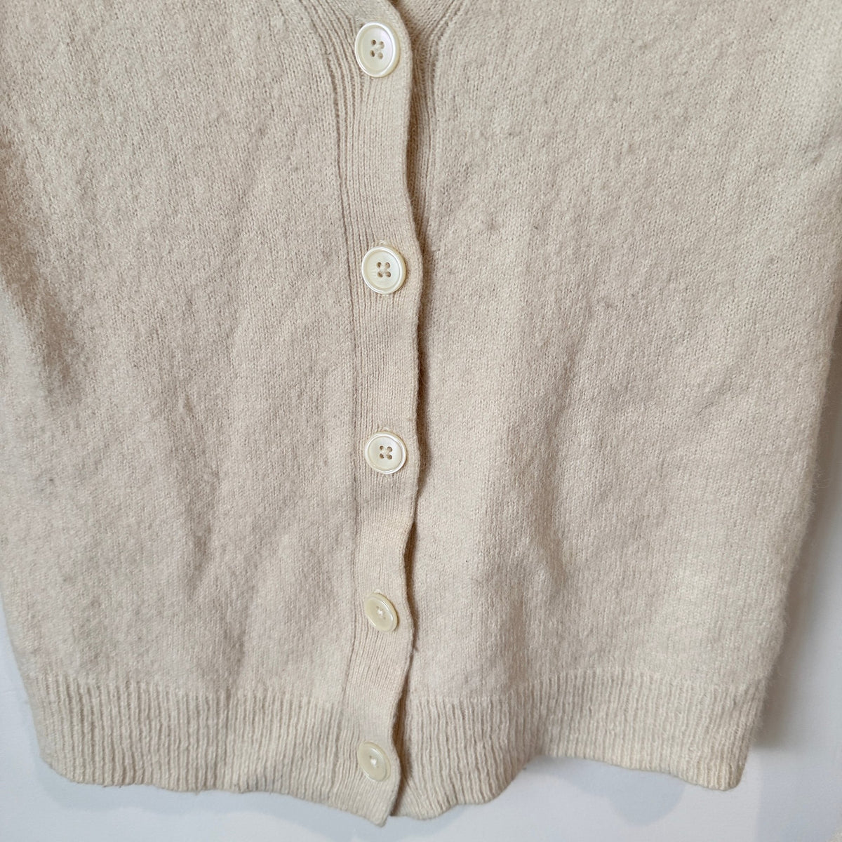 Uniqlo Cream Wool Alpaca Blend V-Neck Cardigan Size M (S fit)