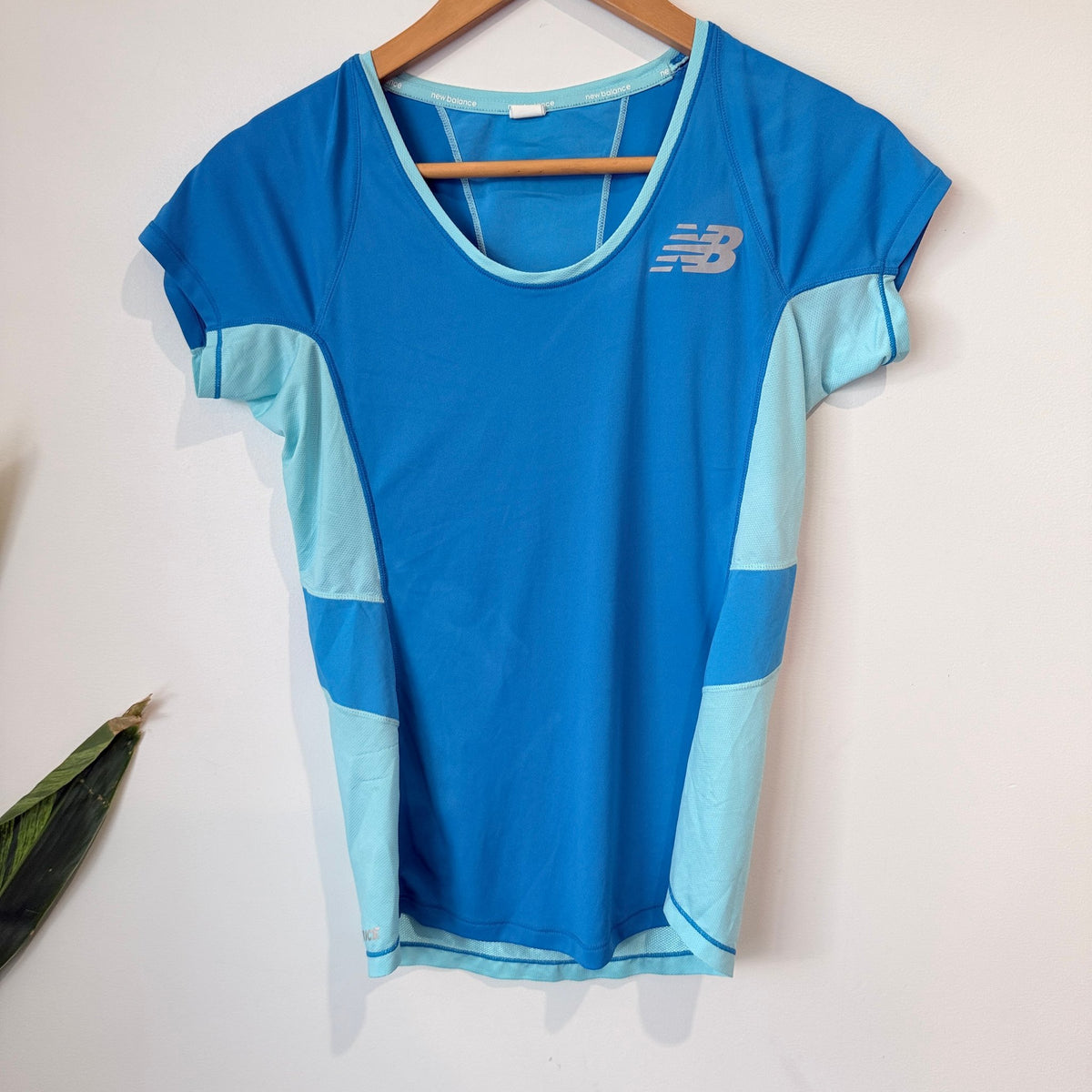 New Balance Blue Colour Block Running Tee - 39cm u/arm