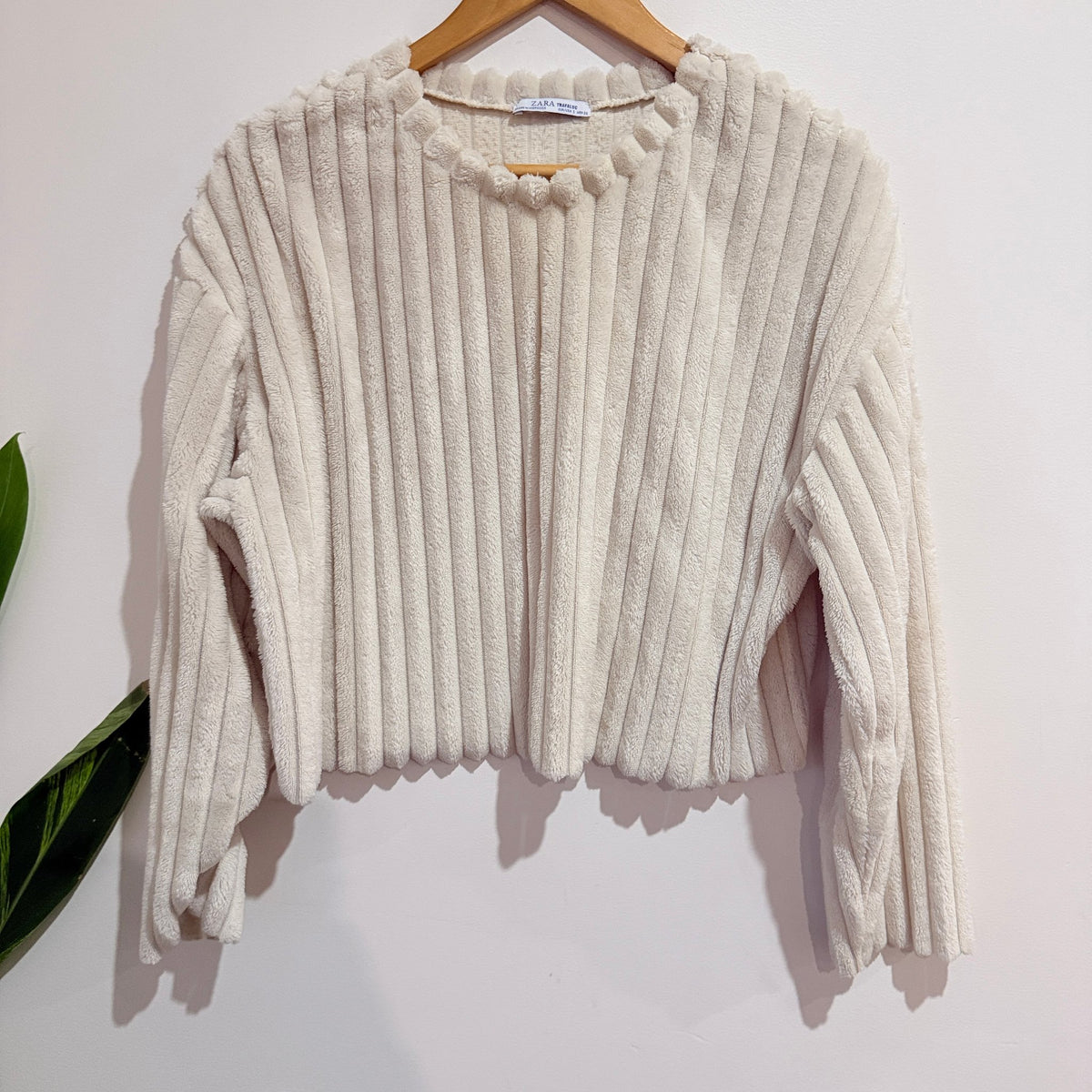 Zara Trafaluc Cream Ribbed Plush Crop Jumper Size S