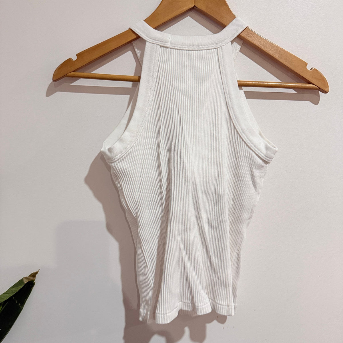 Uniqlo White Ribbed Halter Neck Built in Bra Top Size S