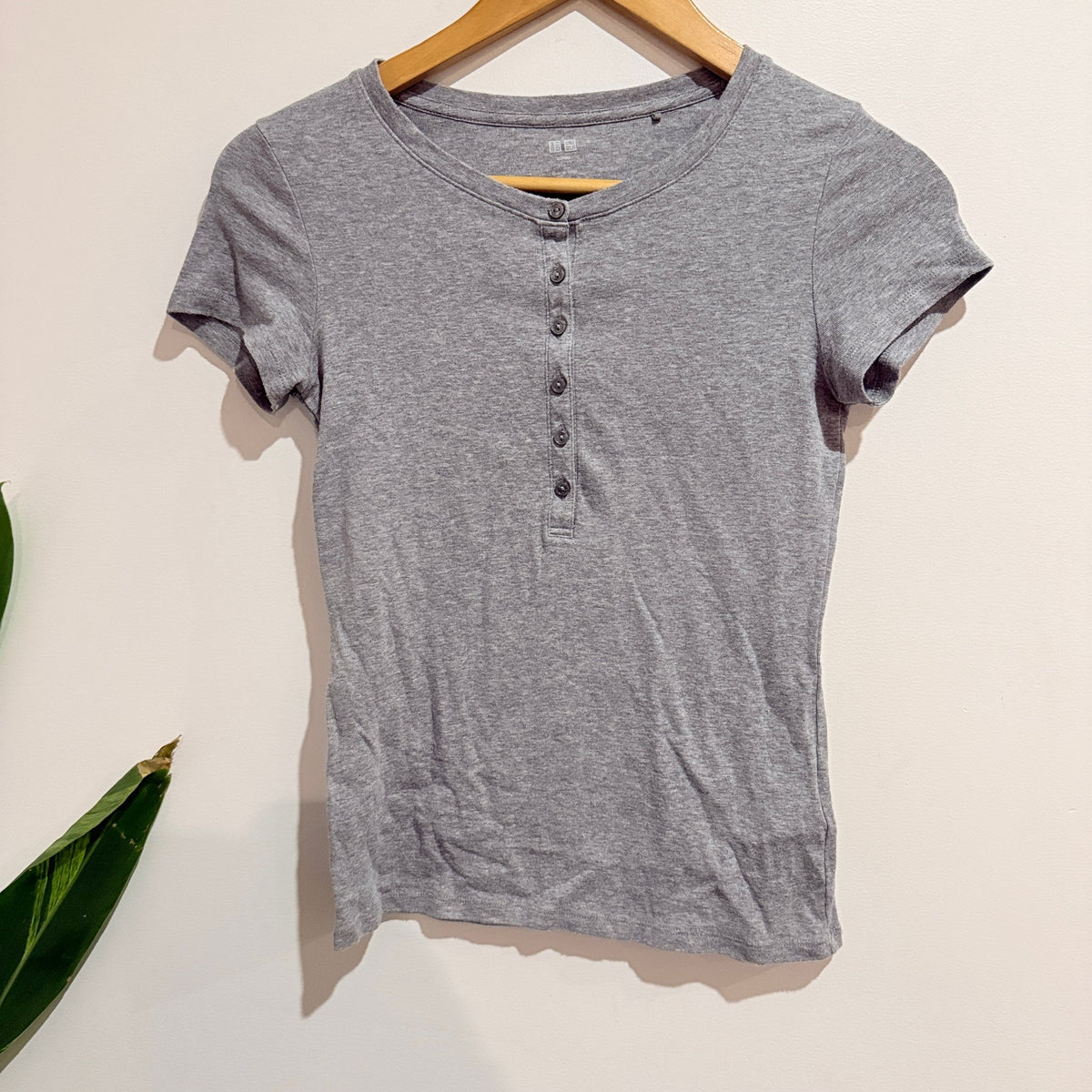 Uniqlo Grey Marl Ribbed Henley Tee Size S