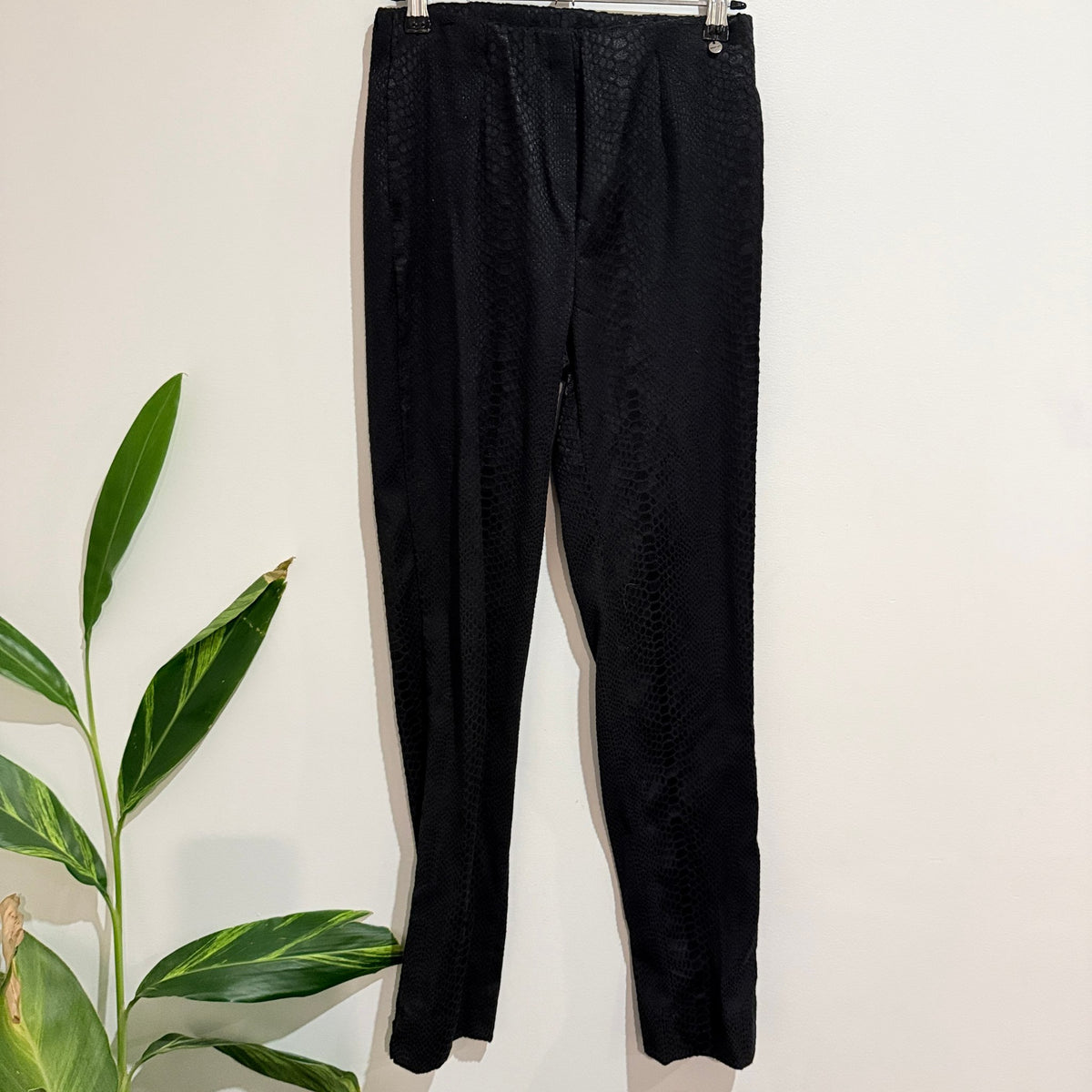 Lemon Tree Black Snakeskin Jacquard Pull On Pants Size 8