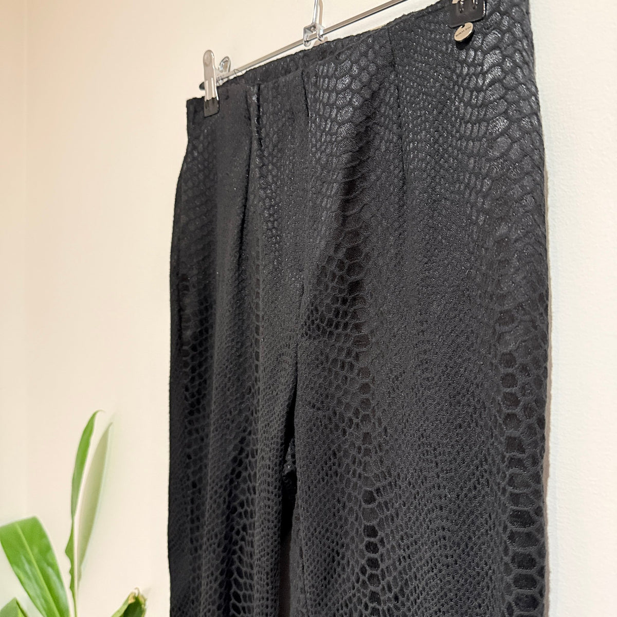 Lemon Tree Black Snakeskin Jacquard Pull On Pants Size 8