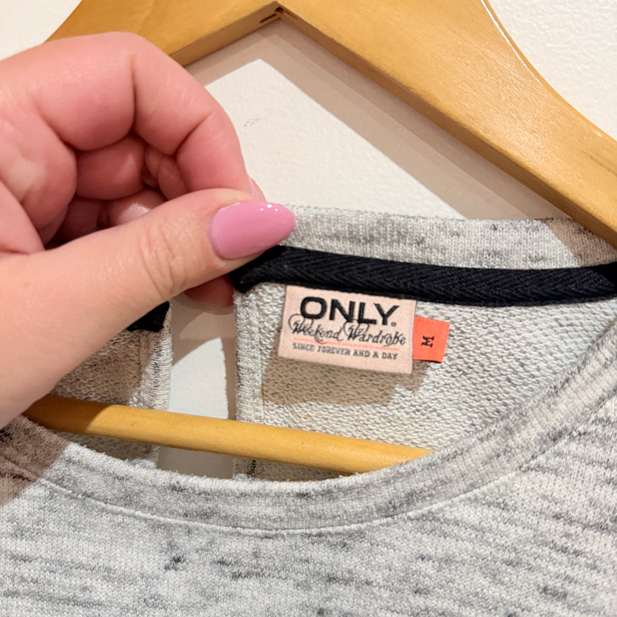ONLY Grey Space Dye Keyhole Back Tee Size M
