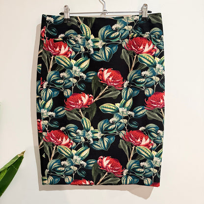 Zara Basic Black Waratah Floral Pencil Skirt Size M