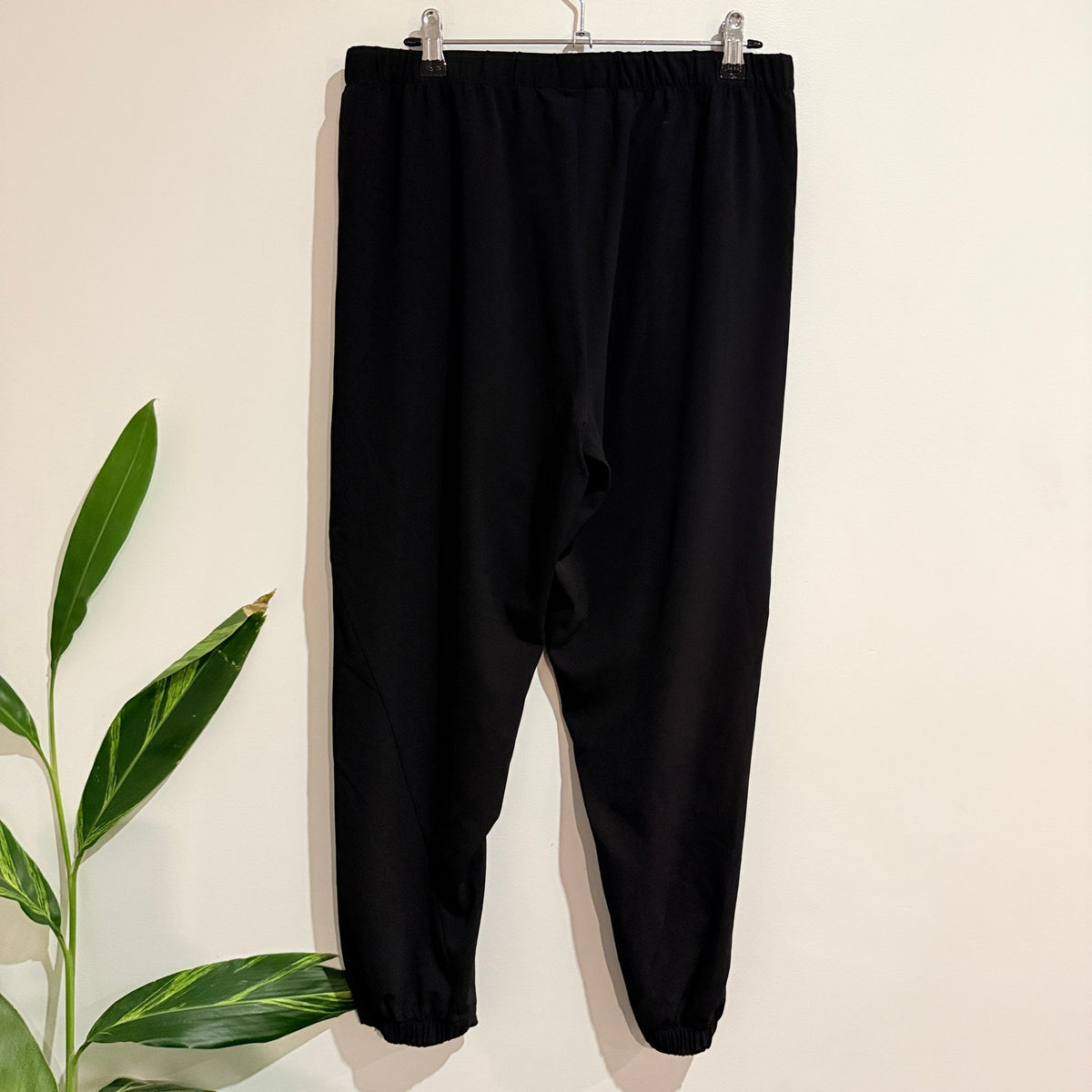 Max Black Elastic Waist Cuffed Joggers Size 14
