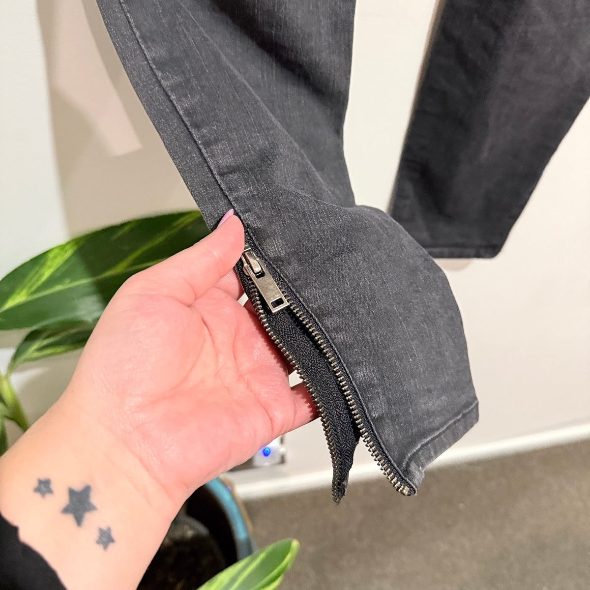Witchery Washed Black Ankle Zip Skinny Jeans Size 9