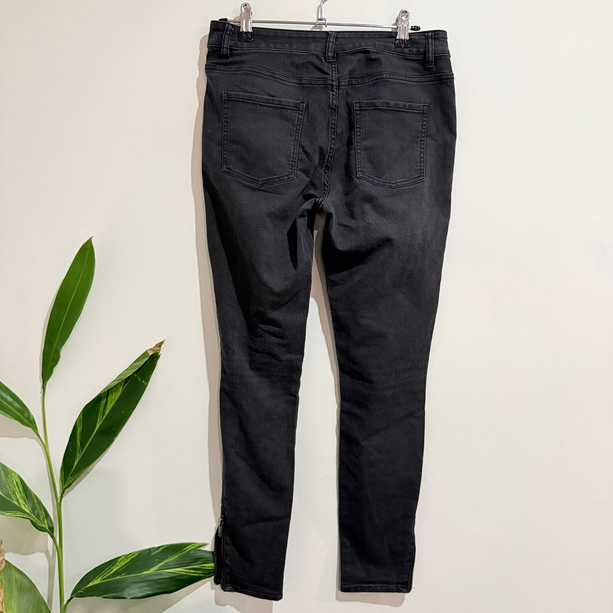 Witchery Washed Black Ankle Zip Skinny Jeans Size 9
