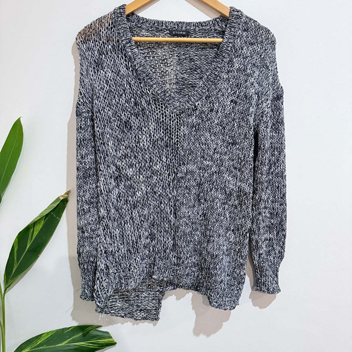 Storm Navy & White Marl Open Knit V-Neck Jumper Size M