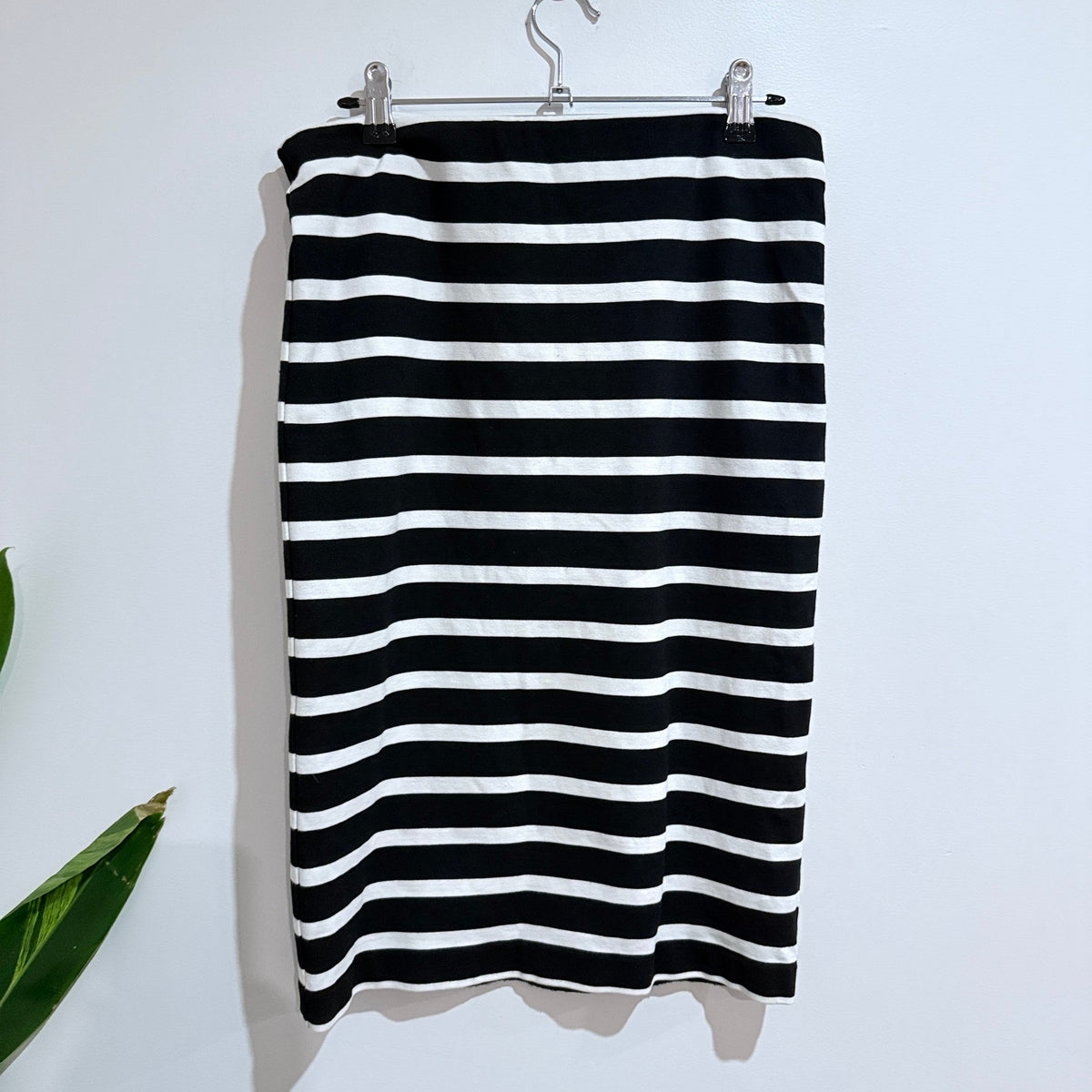 Jacki Peters Black & White Stripe Knit Pencil Skirt Size 10