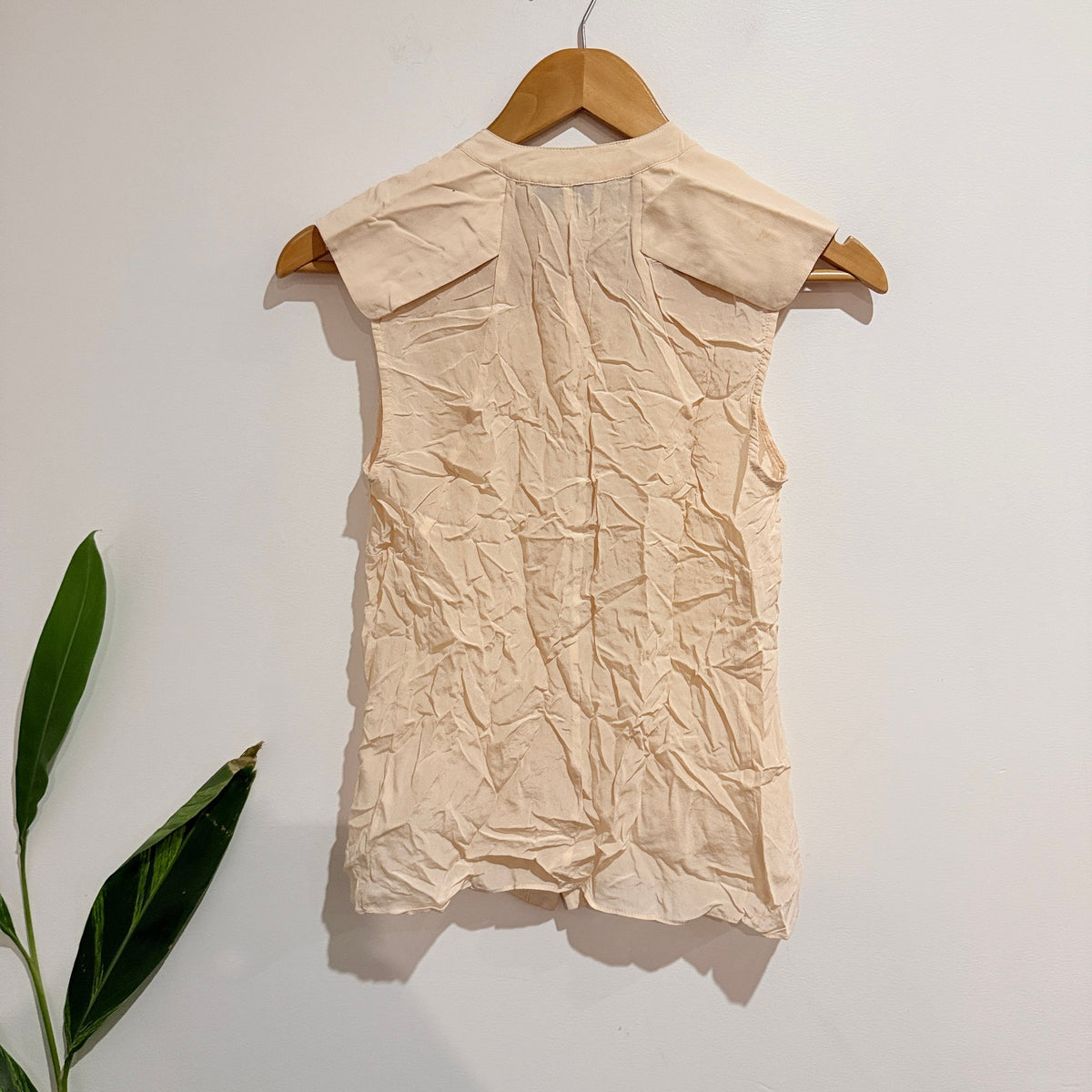 Witchery Silk Sleeveless Button Front Blouse Size 6