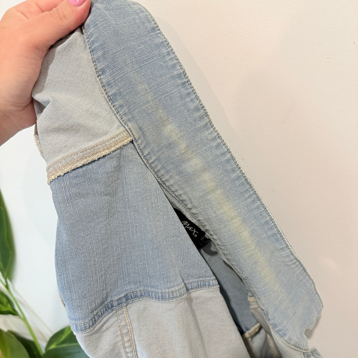 Max Light Wash Cropped Denim Jacket Size 12