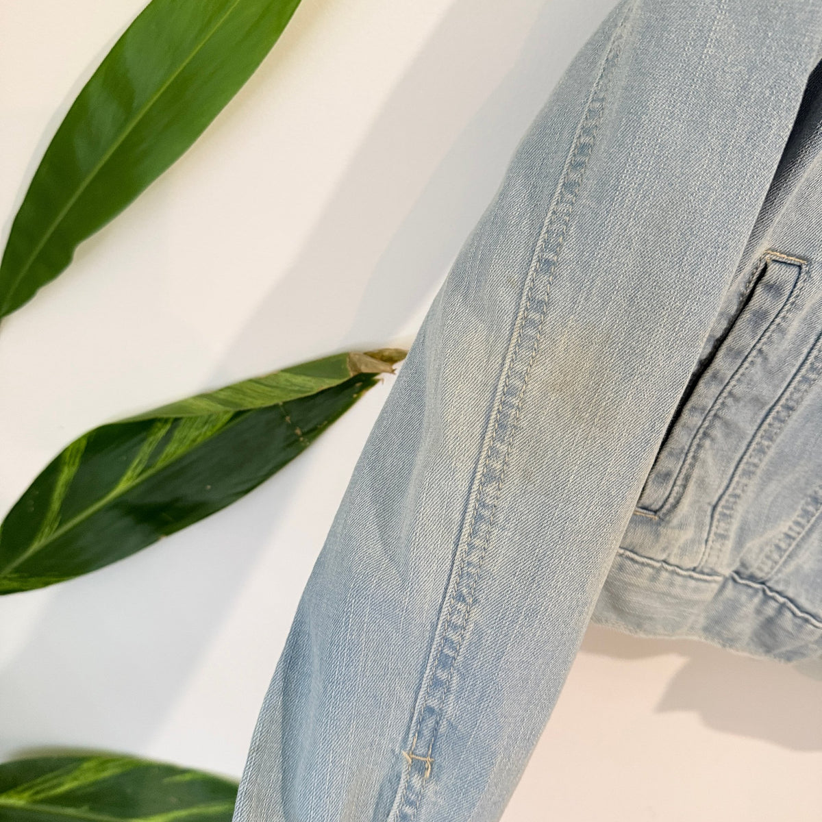 Max Light Wash Cropped Denim Jacket Size 12