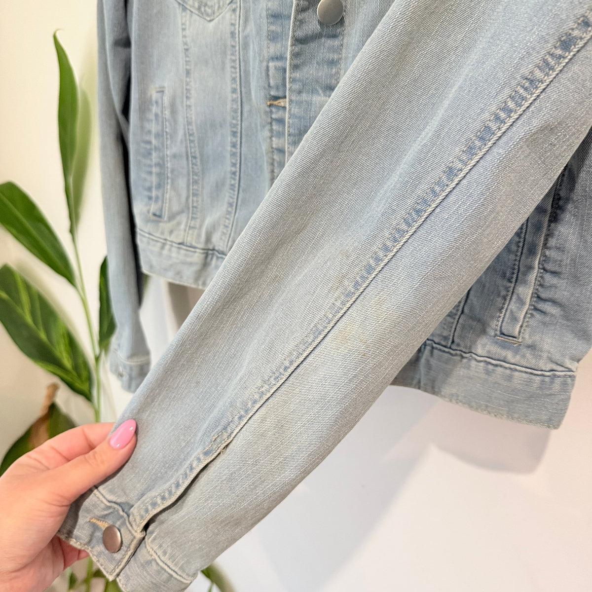 Max Light Wash Cropped Denim Jacket Size 12
