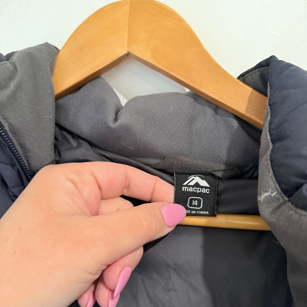 Macpac Navy Hooded Down Puffer Coat Size 14 (needs new zip)