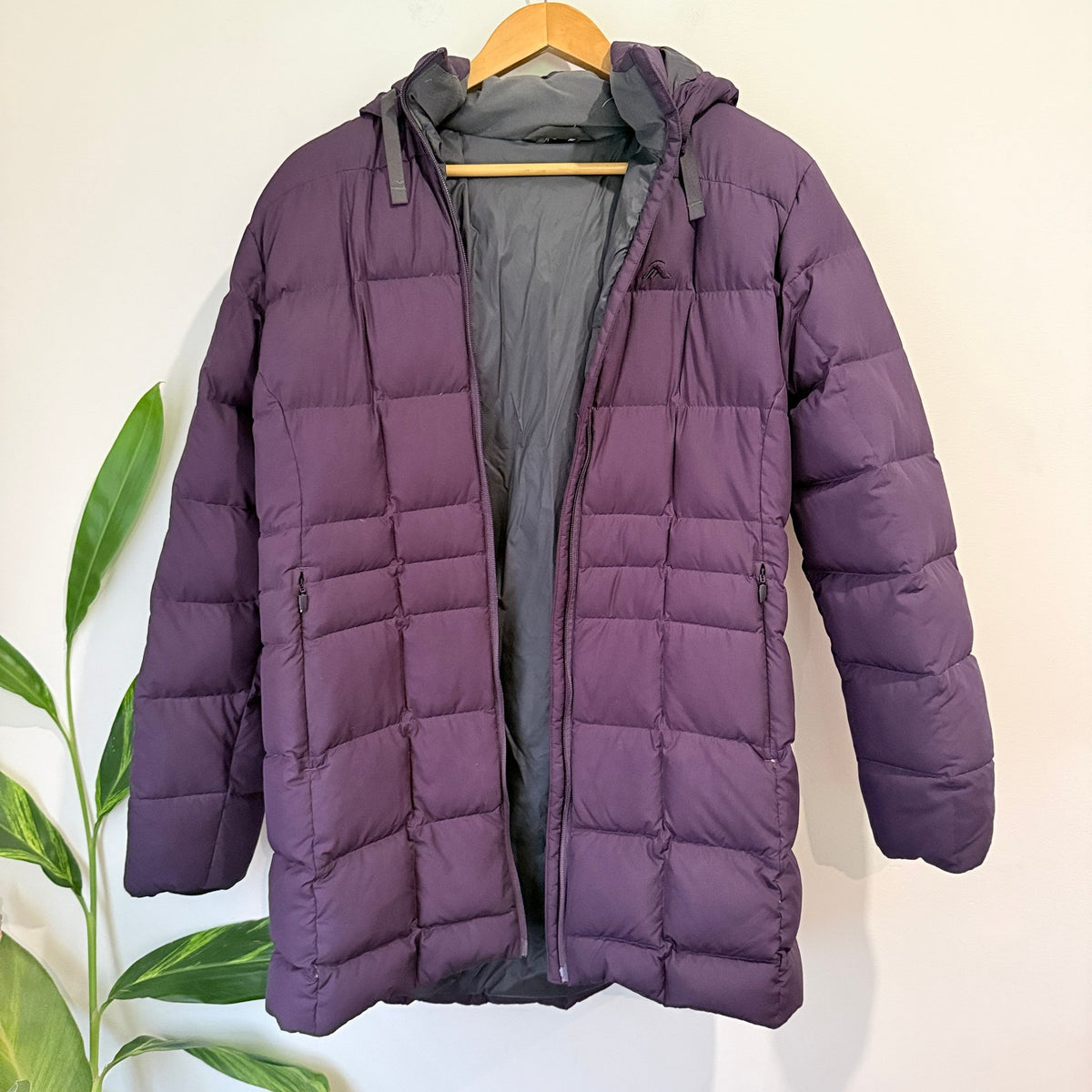 Macpac Aurora Purple Hooded Down Coat v3 Size 16 (needs zip)