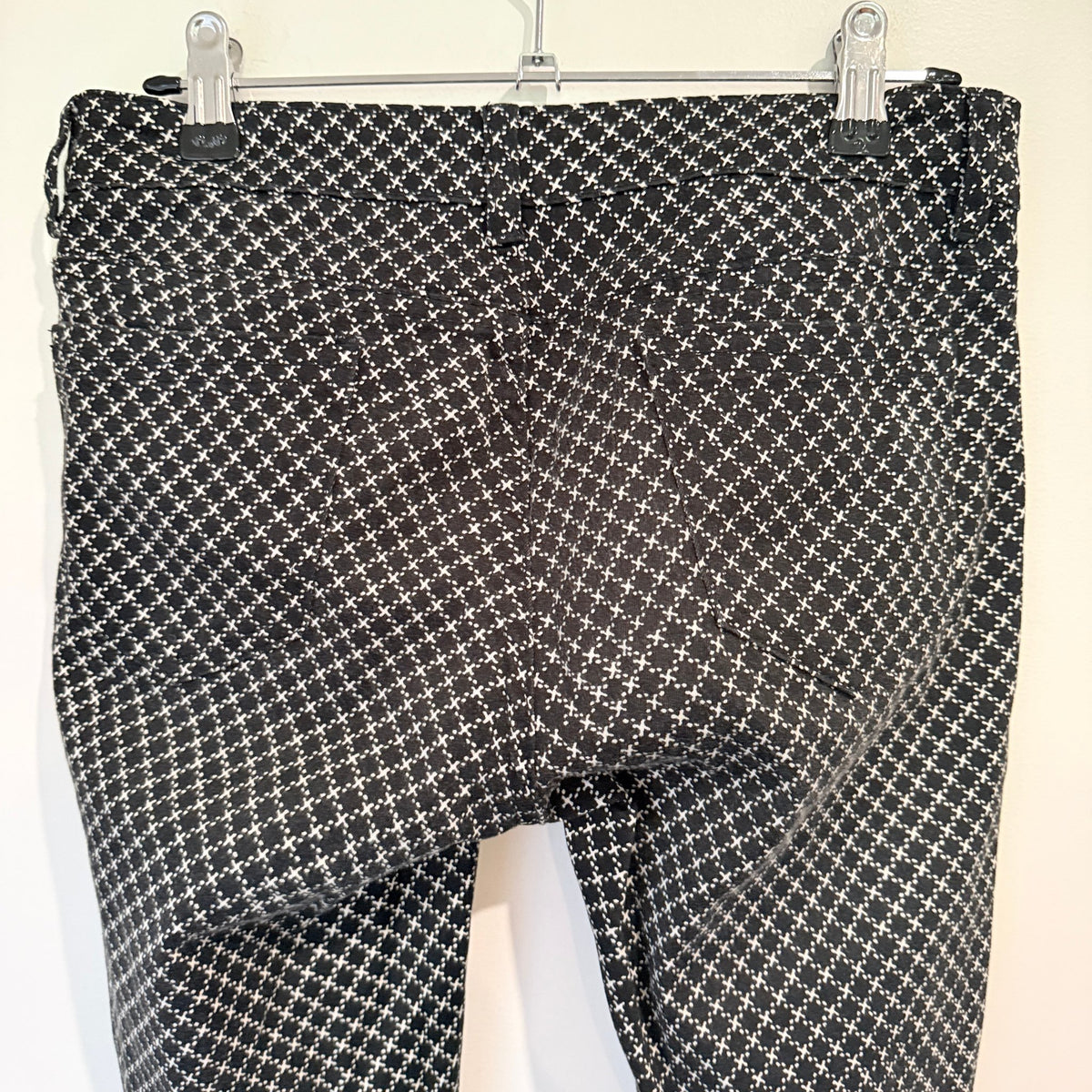 Marcs Black & White Cross Print Skinny Pants Size 26 | Waist 76cm